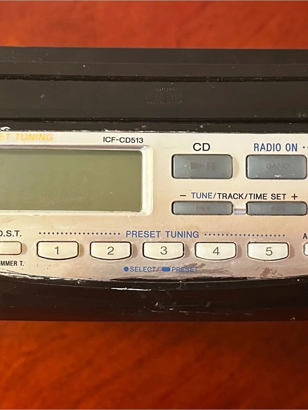 Vintage Sony SpaceMaker Under-Cabinet Radio & CD Player (Model ICF-CD513)
